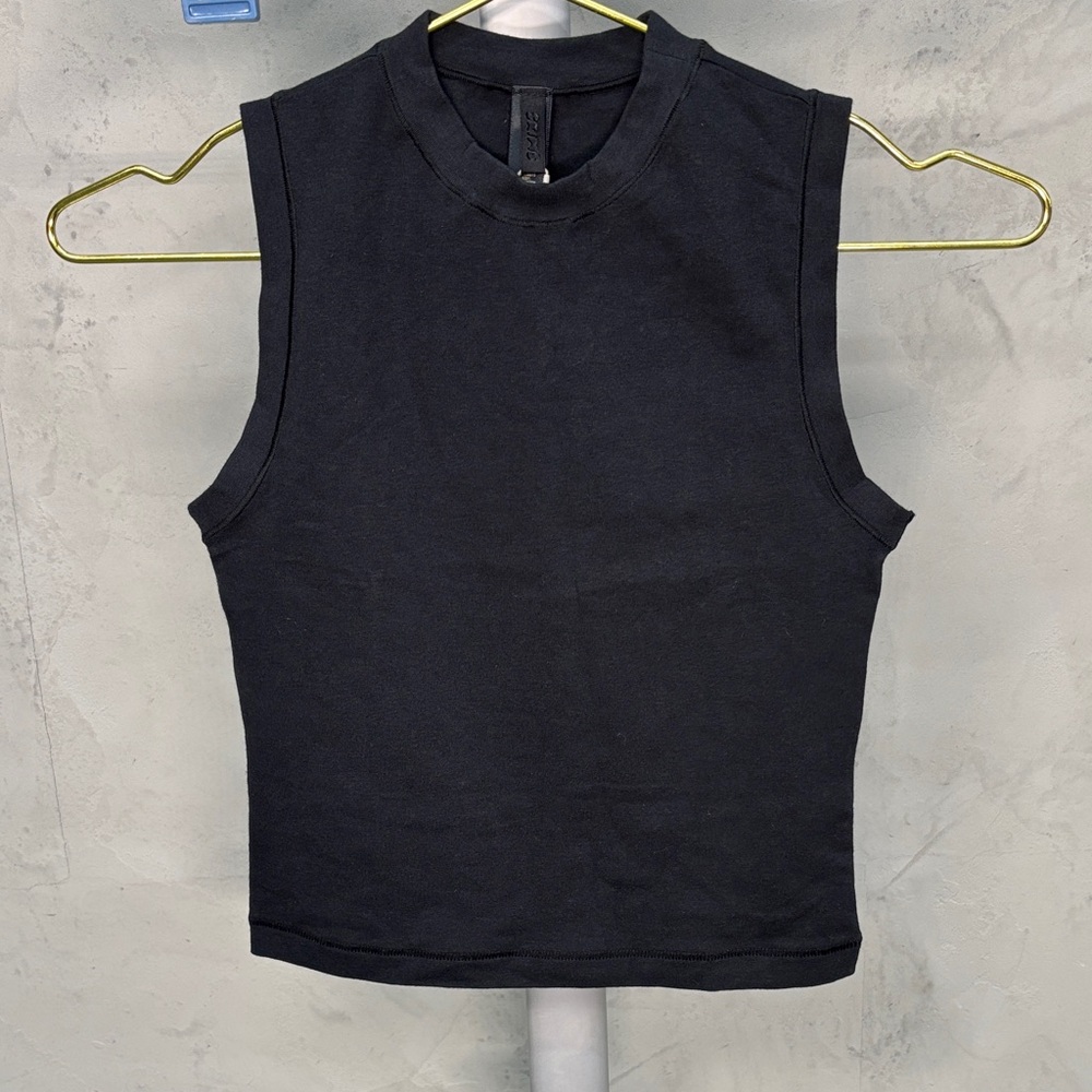 SKIMS Black Muscle Tee